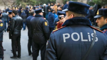 Salyan şəhərində polis özünü yandırıb