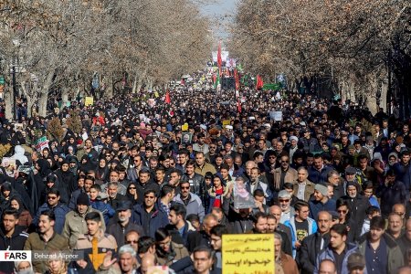 İran ABŞ bazalarını vurduqdan sonra Süleymanini dəfn etdi - FOTO