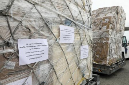 Çin Azərbaycana tibbi humanitar yardım göndərdi: Süni tənəffüs aparatı və... - FOTO