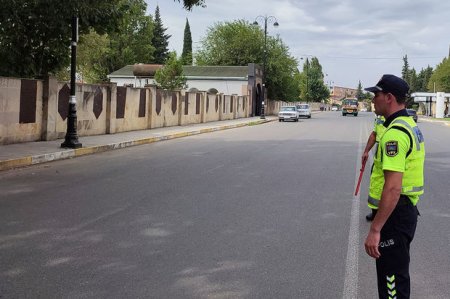 Keçidlərdə piyadalara yol verməyən sürücülər cərimələndi - FOTO