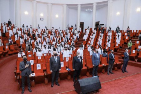 “44 Günün Qəhrəmanları” layihəsi çərçivəsində Tibb Universitetində tələbələrlə görüş keçirilib - FOTO