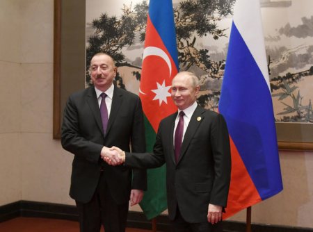 Vladimir Putin İlham Əliyevi təbrik etdi