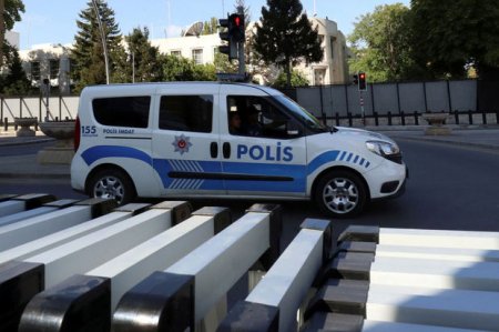 Türkiyədə polis avtomobili qəzaya uğrayıb, 10 asayiş keşikçisi xəsarət alıb - FOTO