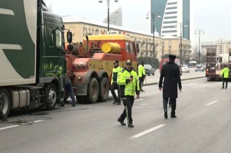 Yolu bağlayan TIR-lar DANX-dan icazə almayıb - RƏSMİ