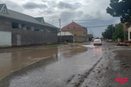 Güclü yağış Gəncədə problemlər yaradıb - FOTO