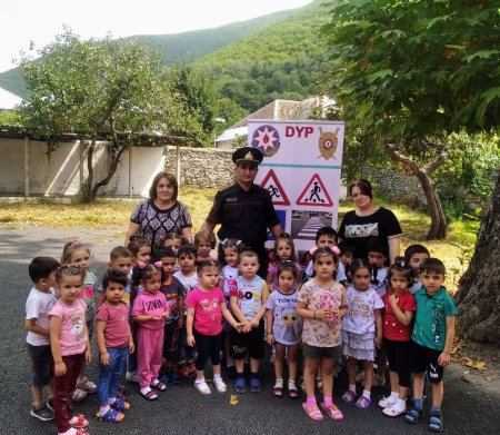 Şəki Dövlət Yol Polisi uşaq bağçalarında maarifləndirmə tədbirlərini davam etdirir