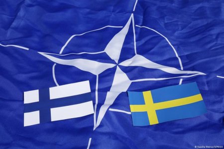 İtaliya Finlandiya və İsveçin NATO-ya qoşulmasını təsdiqləyib