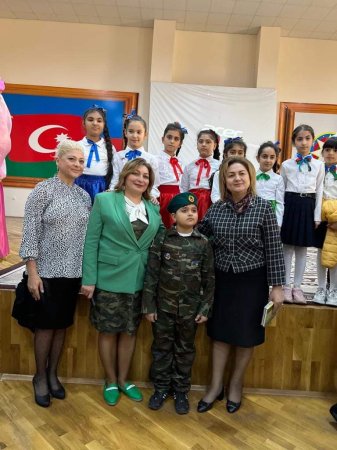 Bakı şəhəri 158 nömrəli tam orta məktəbdə 8 Noyabr Zəfər Gününə həsr olunmuş "Milli qürurumuzun Zəfəri" adlı möhtəşəm tədbir keçirildi