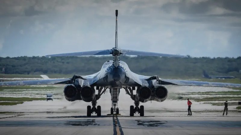 Çin ABŞ-ın aviasiyasını Sakit okeanda asanlıqla məhv edə bilər - "Business Insider"