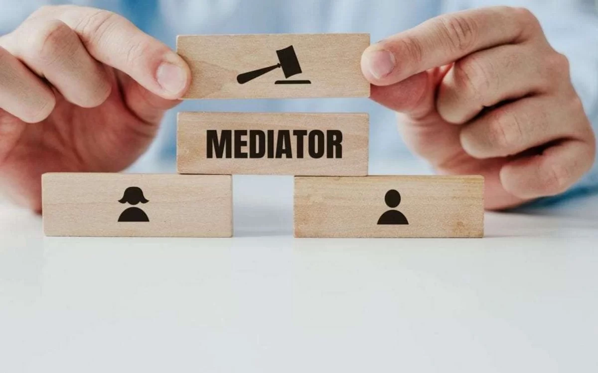 Mediator olmağı qadağan edilən şəxslərin siyahısı genişlənir