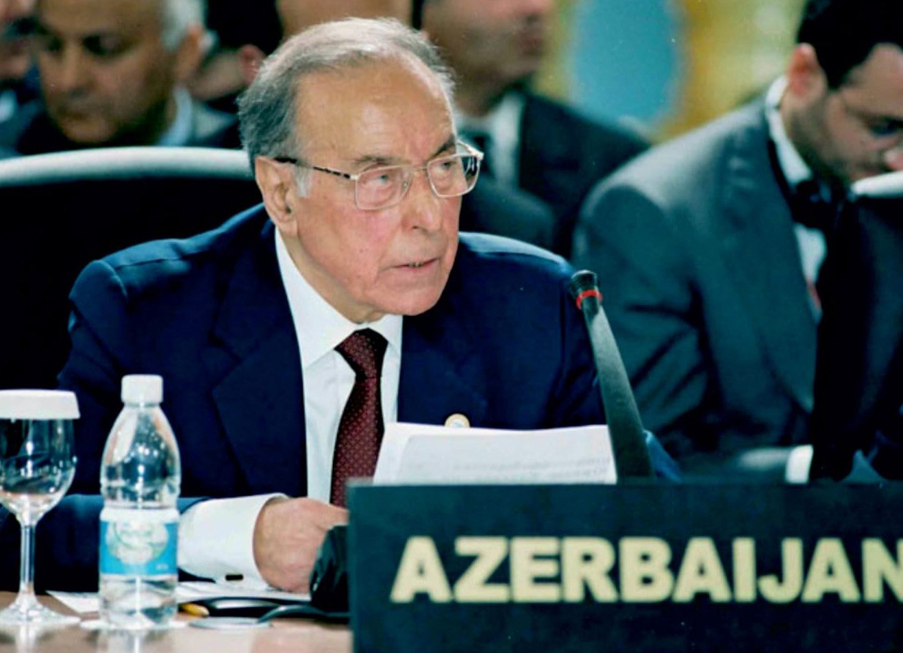 Ümummilli liderin ideyaları yaşayır  Qarşıdan Heydər Əliyevin anadan olmasının 102 ili tamam olur!
